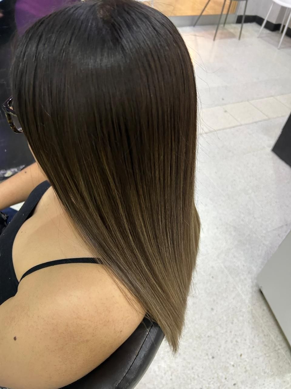 Balayage castaño con ceniza en Liora Beauty Salon