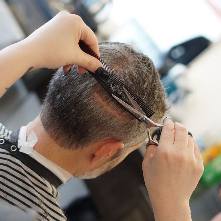 Corte de cabello para caballero en Liora Beauty Salon
